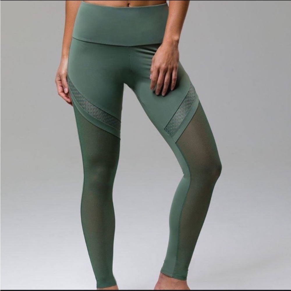 Onzie Chrome Mesh Trim High Waist Leggings in Green